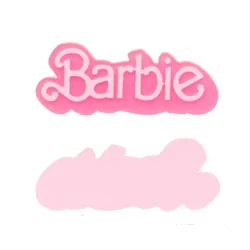 APLIQUE RESINA BARBIE LOGO GLITTER - 45MM APLIQUE RESINA BARBIE LOGO GLITTER - 45MM