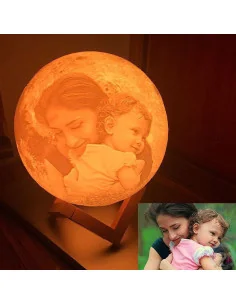 Lámpara luna personalizada con foto y base de madera. Lámpara con luz LED, mando a distancia y pie de madera. Regalos personaliz